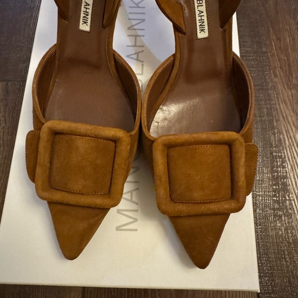 Manolo Blahnik Tan Suede Heels - Picture 2 of 8